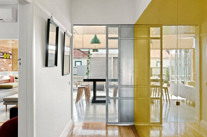 Habitus_Living_Laneway_House_Zen_Architects_open_plan_corridor