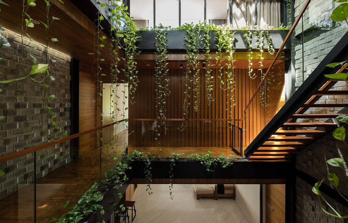 Family Home With A Stunning Internal Courtyard Lookboxliving