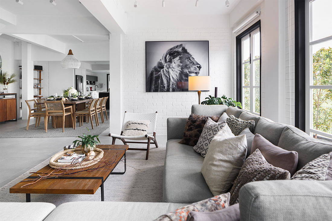 LBDA 2019 Outstanding Landed Home Winner - Black & White x South African Chic by Haus_Atelier