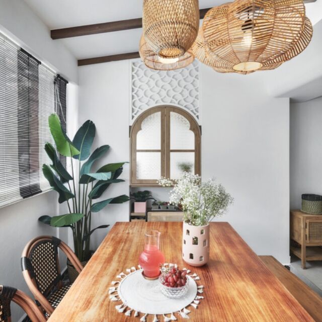 This HDB maisonette carries all the exotic charms of Morocco with silhouettes that recall the far-off destination. The balcony has become the new dining area, enjoying a bright and airy atmosphere. There is even a serving window that opens to the kitchen, making it so much easier to get food to the table and for conversations to flow between spaces.

Are you inspired? This is one of 25 gorgeous projects that you can vote for in Lookbox Annual 2023 People’s Choice.

Go to link in bio ⬆️ for more details and to see what you could win when you vote!

Project by AMP Design Co. @amp_design.co

#LookboxAnnual2023 #LBA2023 #LBAPeoplesChoice 
#Lookboxliving #Lbdesignnotes #sghomes #hdbsg #morocco #moroccostyle #interiordesignsg #homeinspo #homegoals #homedecorsg #decorlove #homereno #sgrenovation #instahome