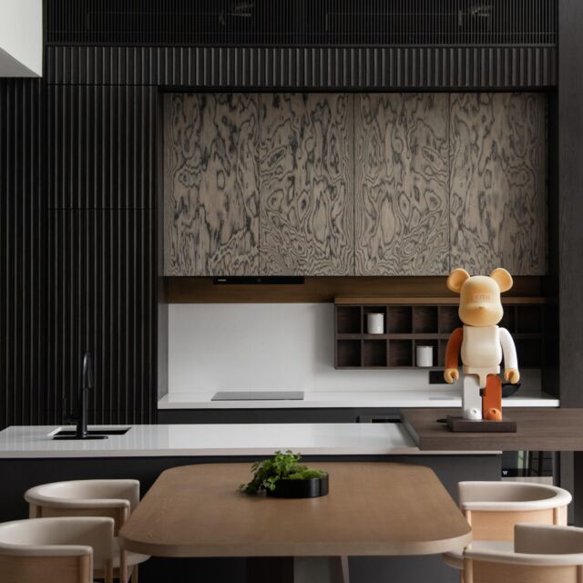 One way to showcase your beloved Bearbrick 🧸 ♥️

Design by AEDI @aedidesignbureau

Visit link in bio ⬆️ for the home tour and to see more ways it can be displayed!

#lookboxliving #Lbdesignnotes #bearbrick #interiordesign #homeinspo #homegoals #decorlove #homereno #instahome